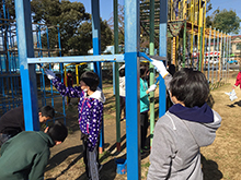 2015年1月28・29日　小田原市立下府中小学校　塀・遊具・ベンチ塗装写真６